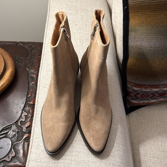 Madewell The Darcy Ankle Boot in Walnut Shell - Picture 5 of 10